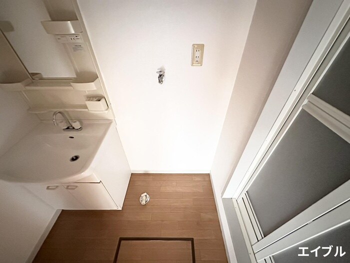 物件内観写真15　(洗濯機置場)