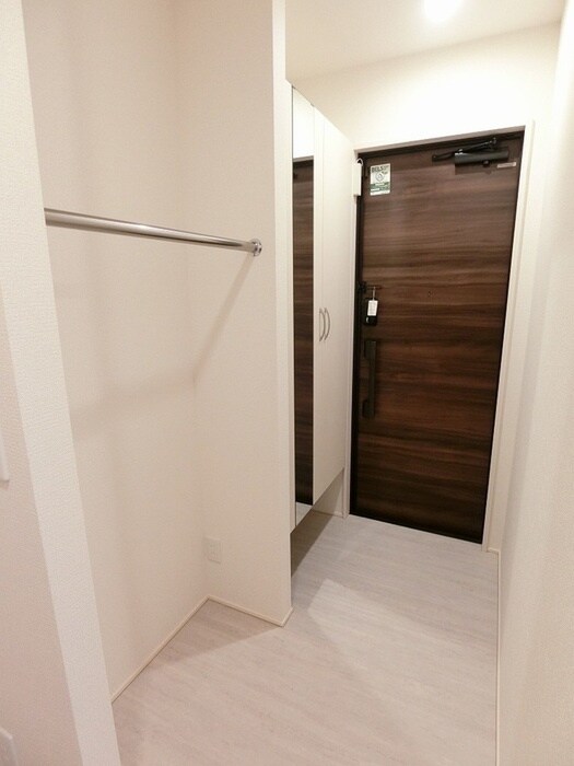 物件内観写真15　(玄関)