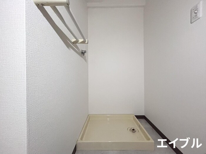 物件内観写真17　(洗濯機置場)