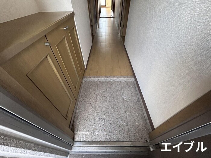 物件内観写真18　(玄関)