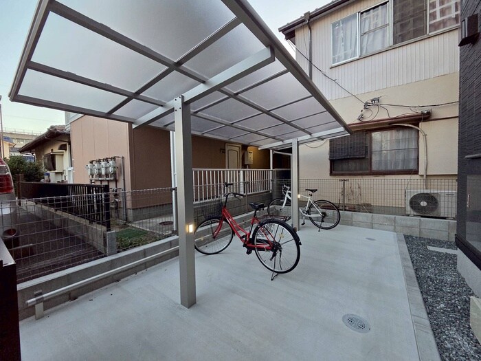 物件外観写真2　(駐輪場)
