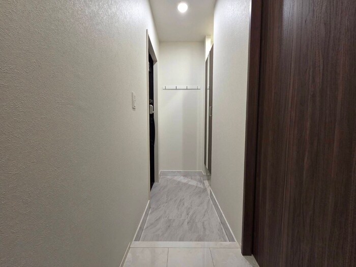 物件内観写真13　(玄関)