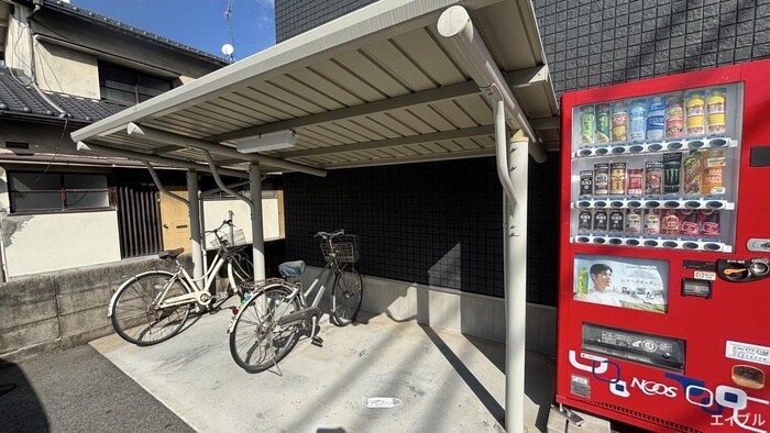 物件外観写真3　(駐輪場)