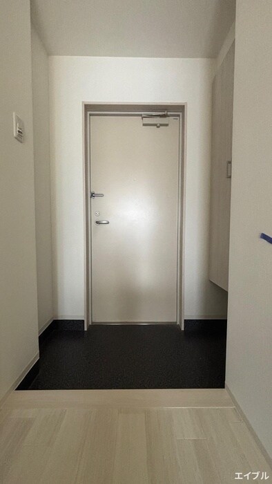 物件内観写真13　(玄関)