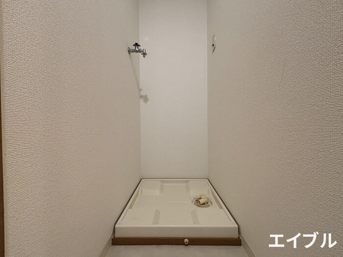 物件内観写真13　(洗濯機置場)