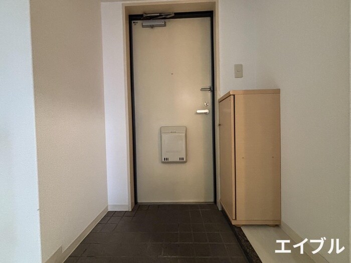 物件内観写真16　(玄関)