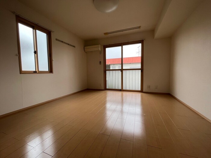 物件内観写真4　(居室)