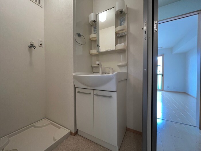 物件内観写真8　(洗面)