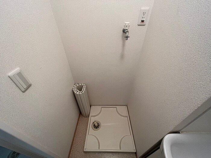 物件内観写真13　(洗濯機置場)