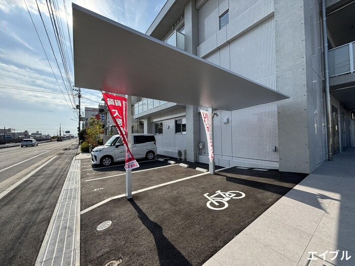 物件外観写真4　(駐輪場)