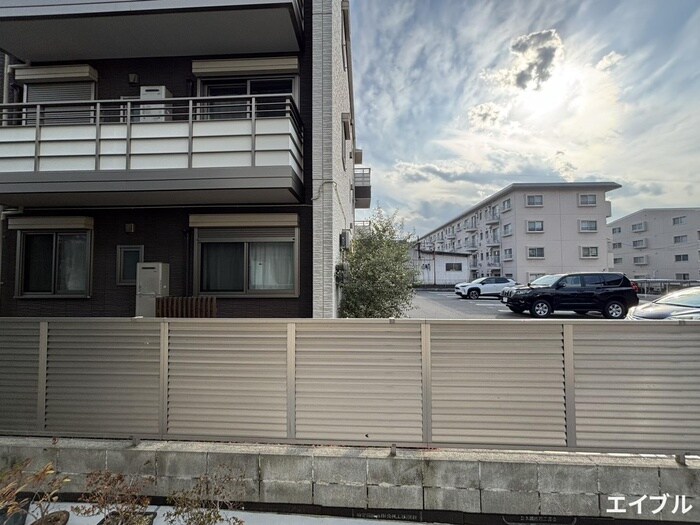 物件内観写真18　(室内からの展望)