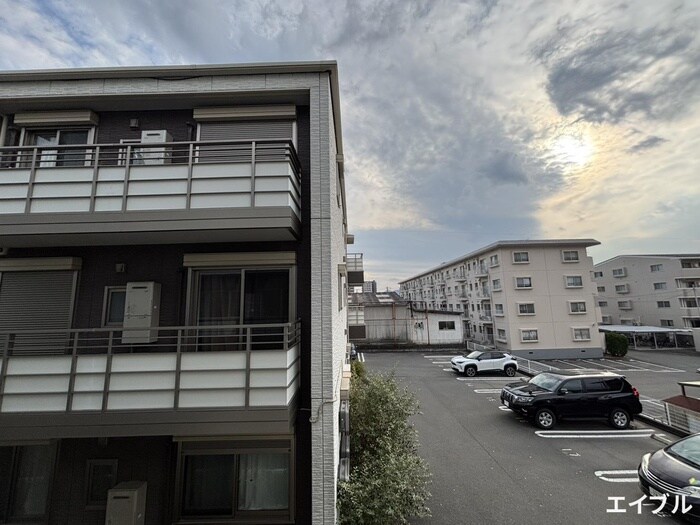 物件内観写真18　(室内からの展望)