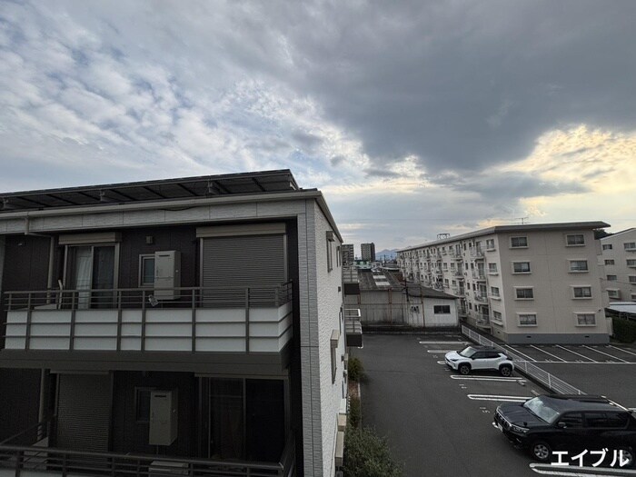 物件内観写真18　(室内からの展望)