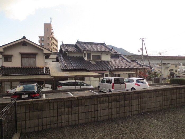 物件内観写真16　(室内からの展望)