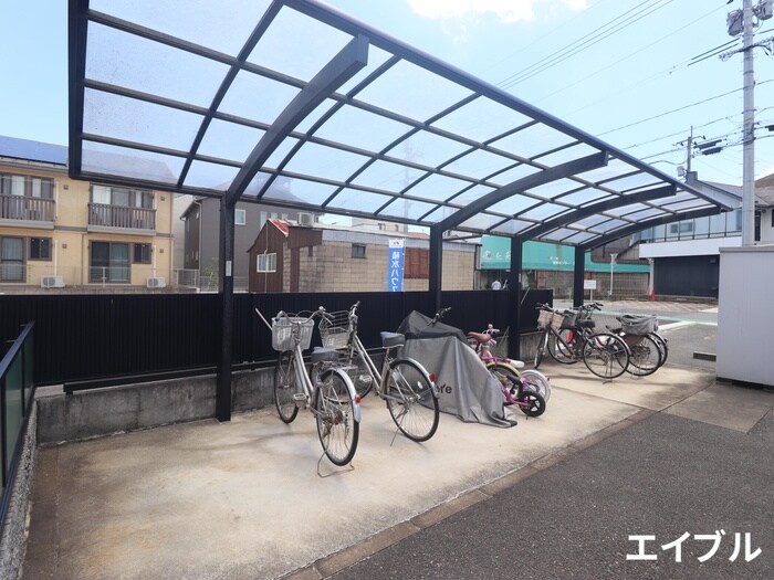 物件外観写真3　(駐輪場)