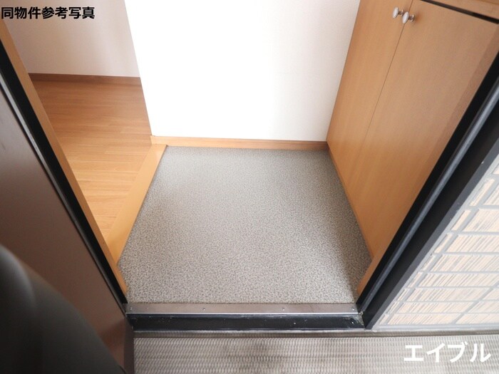 物件内観写真15　(玄関)
