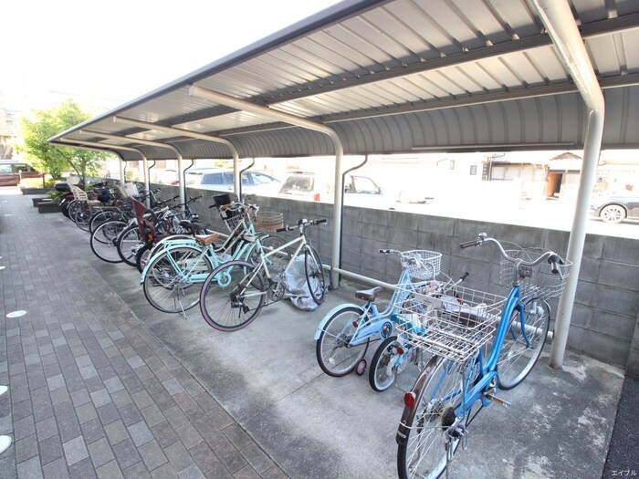 物件外観写真3　(駐輪場)