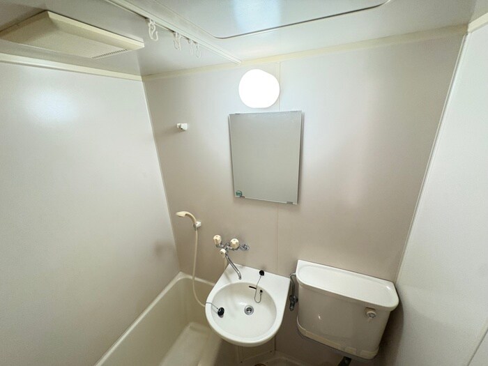 物件内観写真11　(洗面)