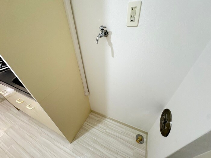 物件内観写真16　(洗濯機置場)