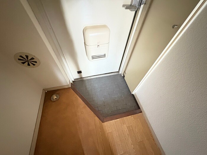 物件内観写真19　(玄関)