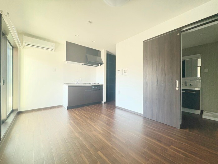 物件内観写真1　(居室)