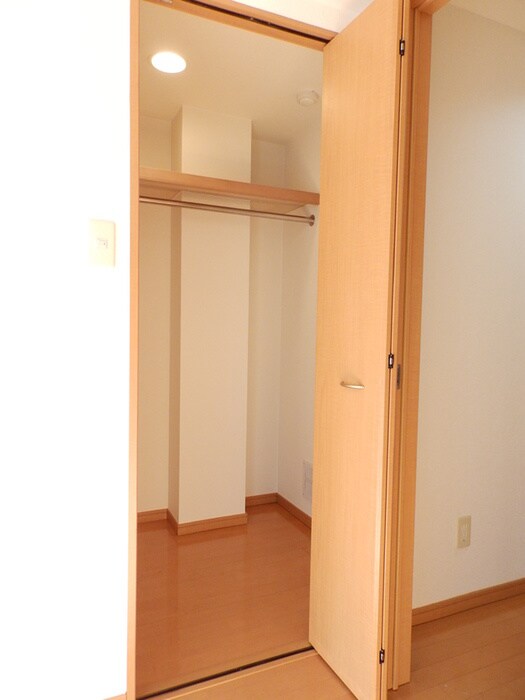 物件内観写真13　(収納)