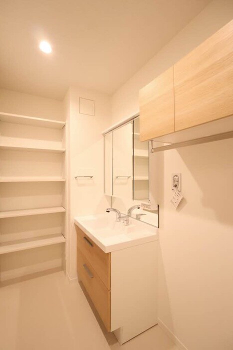 物件内観写真6　(洗面)