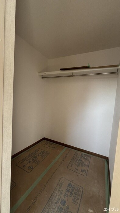 物件内観写真4　(収納)