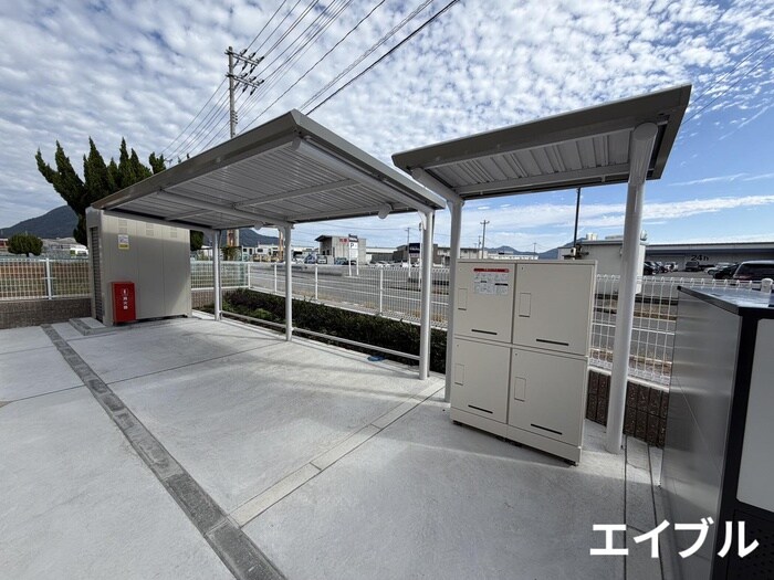 物件外観写真3　(駐輪場)