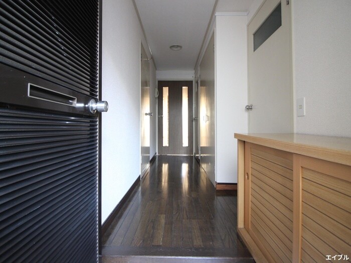 物件内観写真11　(廊下)