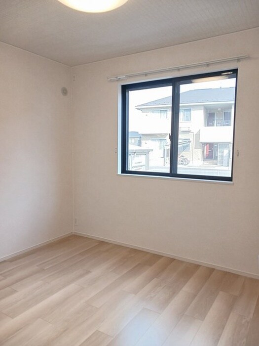 物件内観写真11　(室内からの展望)