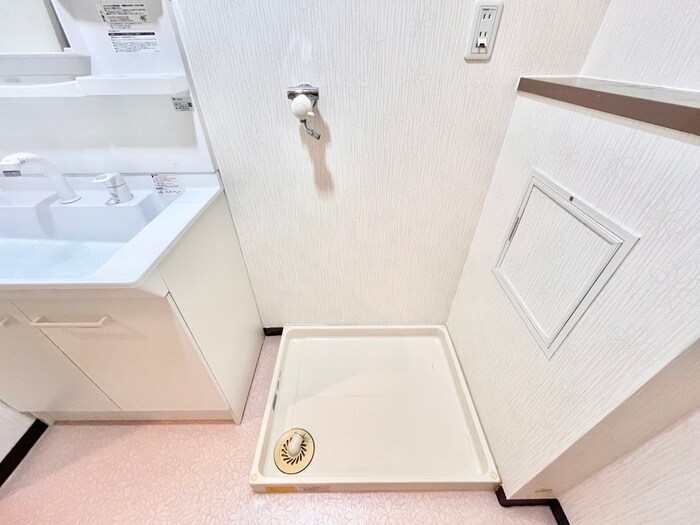 物件内観写真13　(洗濯機置場)