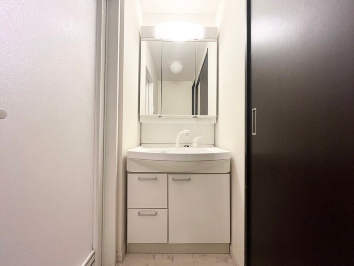 物件内観写真11　(洗面)