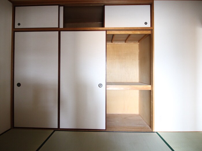 物件内観写真12　(収納)