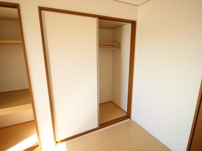 物件内観写真12　(収納)