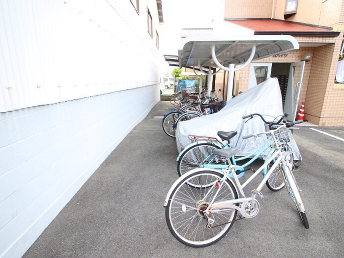 物件外観写真5　(駐輪場)