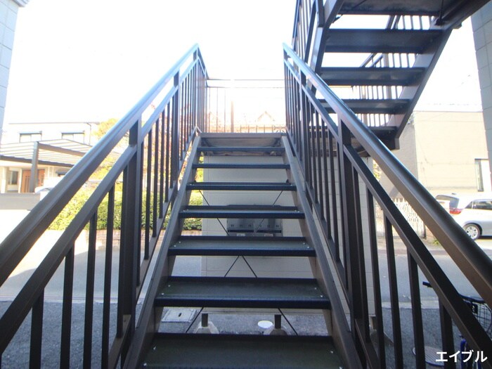 物件外観写真4　(エントランス部分)