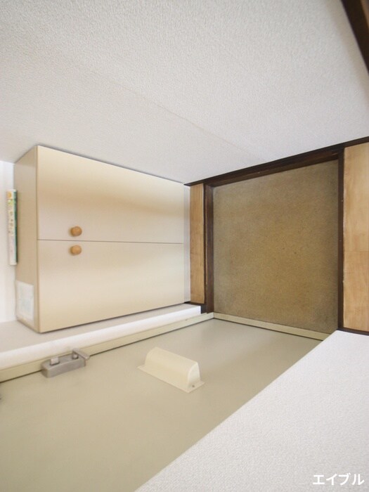 物件内観写真18　(玄関)