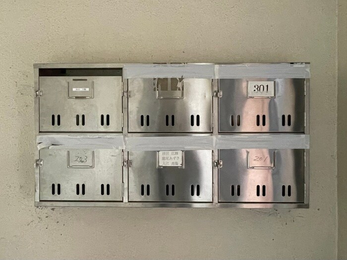 物件外観写真6　(エントランス部分)