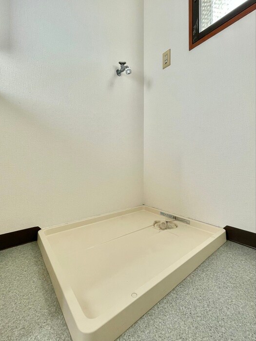 物件内観写真13　(洗濯機置場)