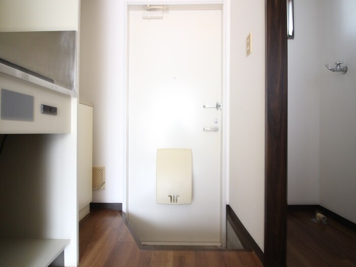 物件内観写真15　(玄関)
