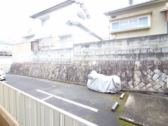 物件内観写真16　(室内からの展望)