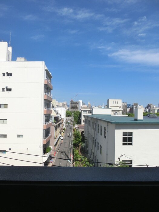 物件内観写真16　(室内からの展望)