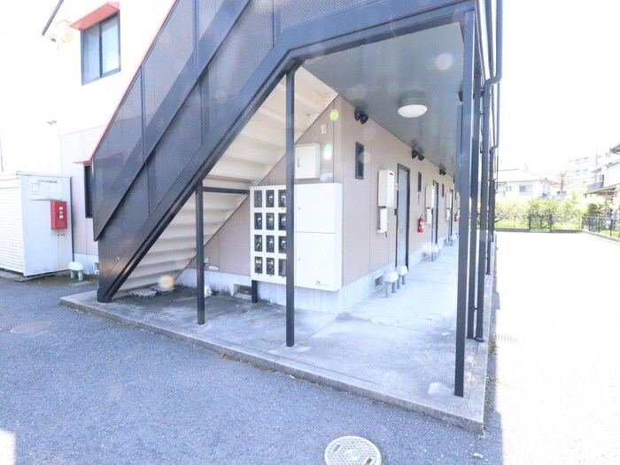 物件外観写真6　(エントランス部分)