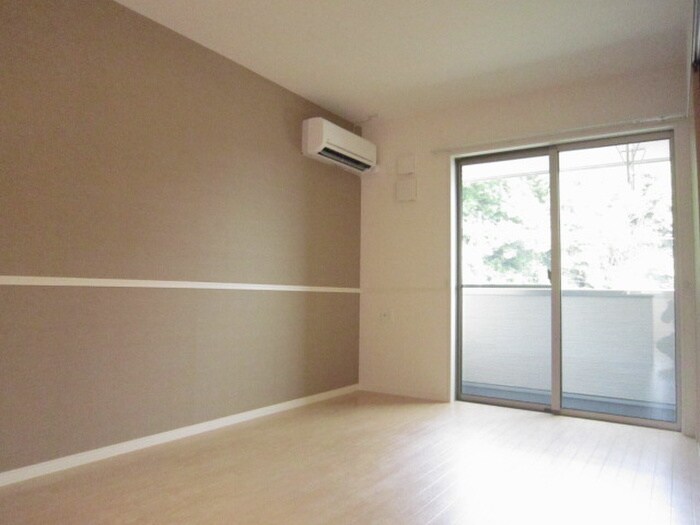 物件内観写真4　(居室)