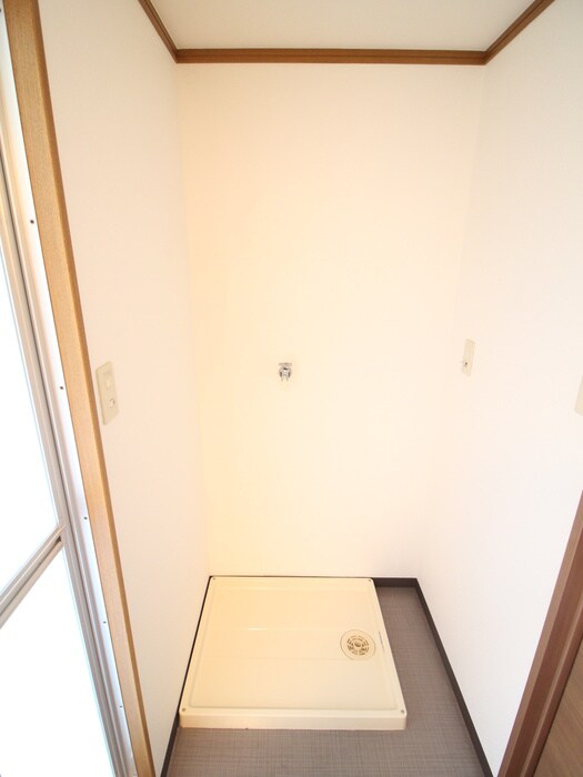 物件内観写真17　(洗濯機置場)