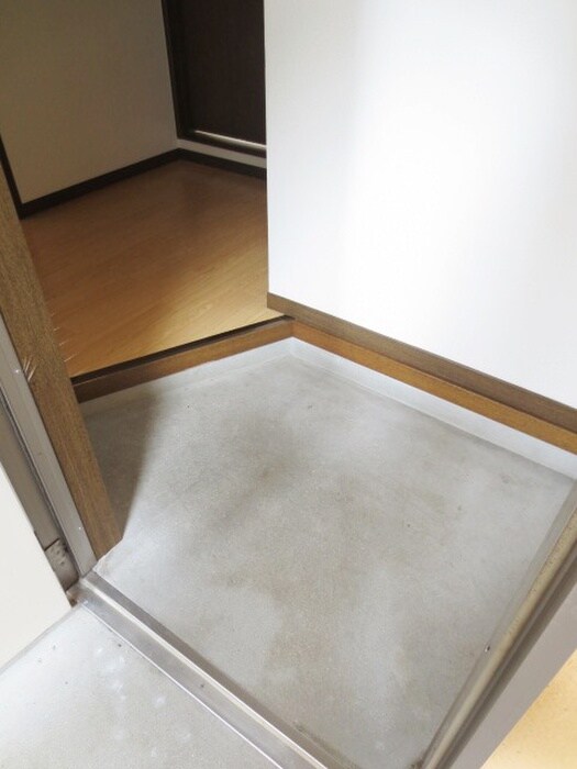 物件内観写真19　(玄関)