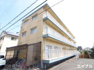 サコマンション外観写真