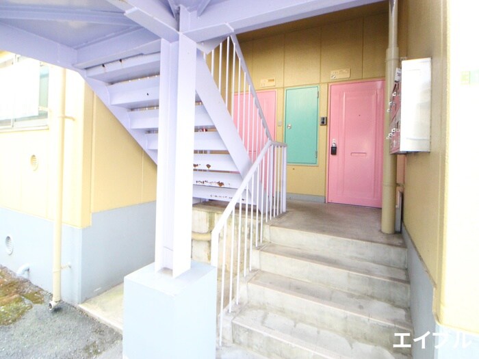 物件外観写真5　(エントランス部分)