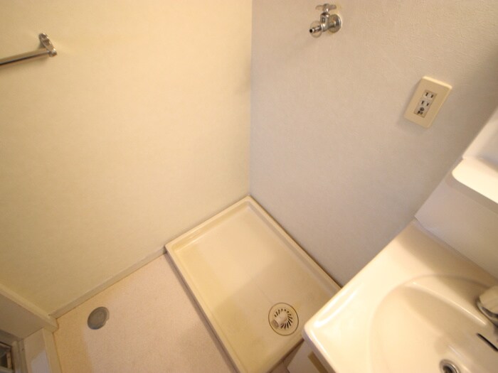 物件内観写真13　(洗濯機置場)